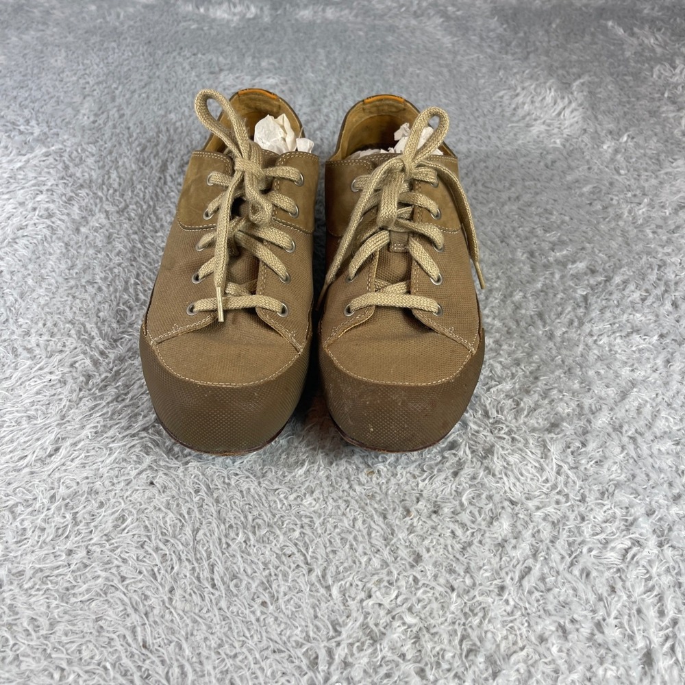 Timberland rugged low top trail shoe. Tan/Brown very good condition
